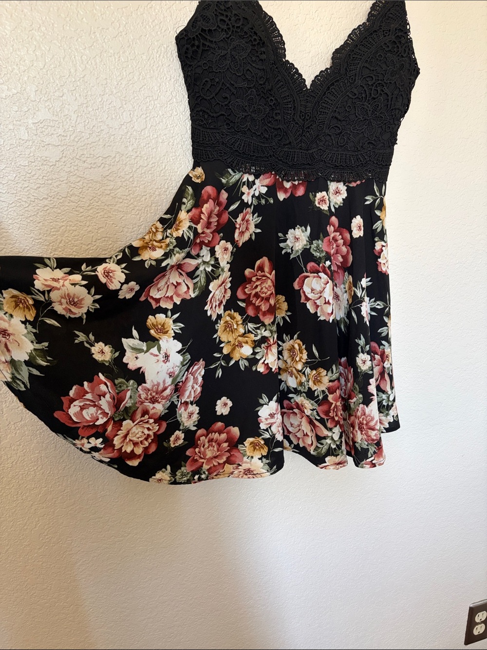 Haute Monde Black Floral Lace Mini Dress - Picture 10 of 10